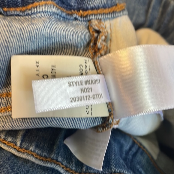 Madewell Pull-On Jeans in Keefe Wash, NA951 - Picture 6 of 11